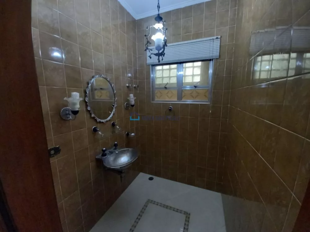 Casa para alugar com 3 quartos, 300m² - Foto 6