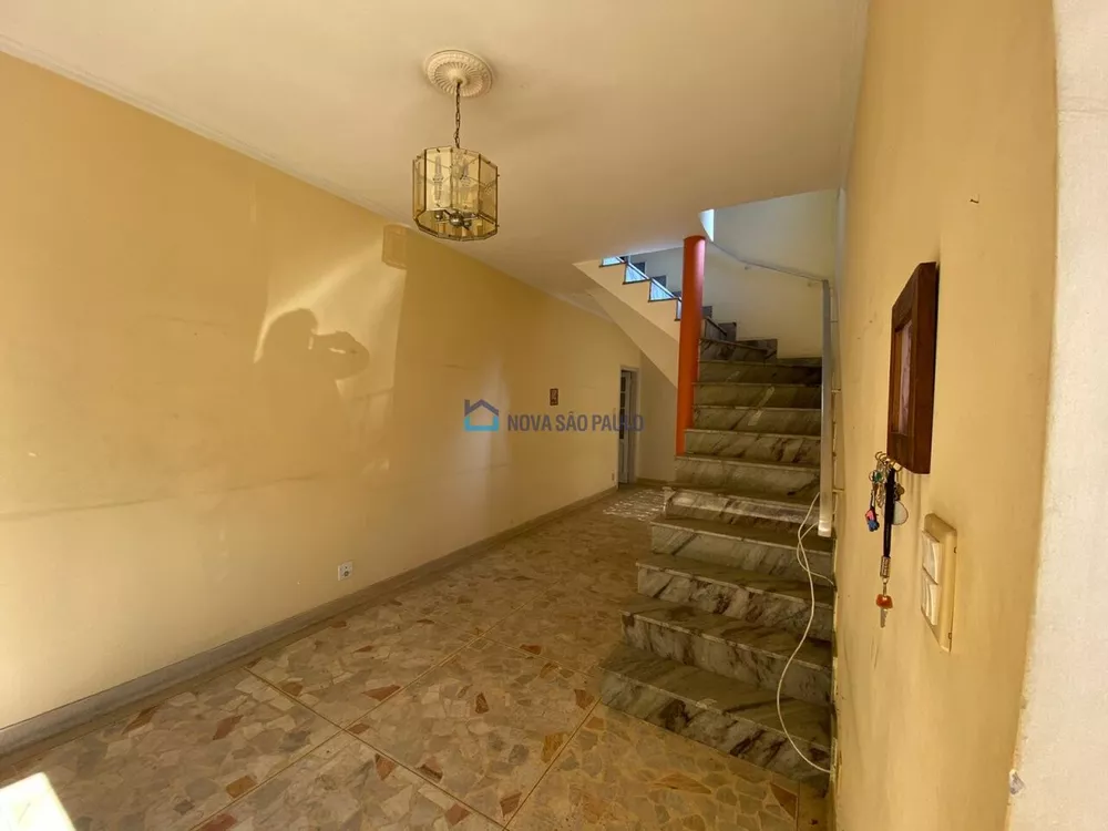 Casa à venda com 2 quartos, 160m² - Foto 2