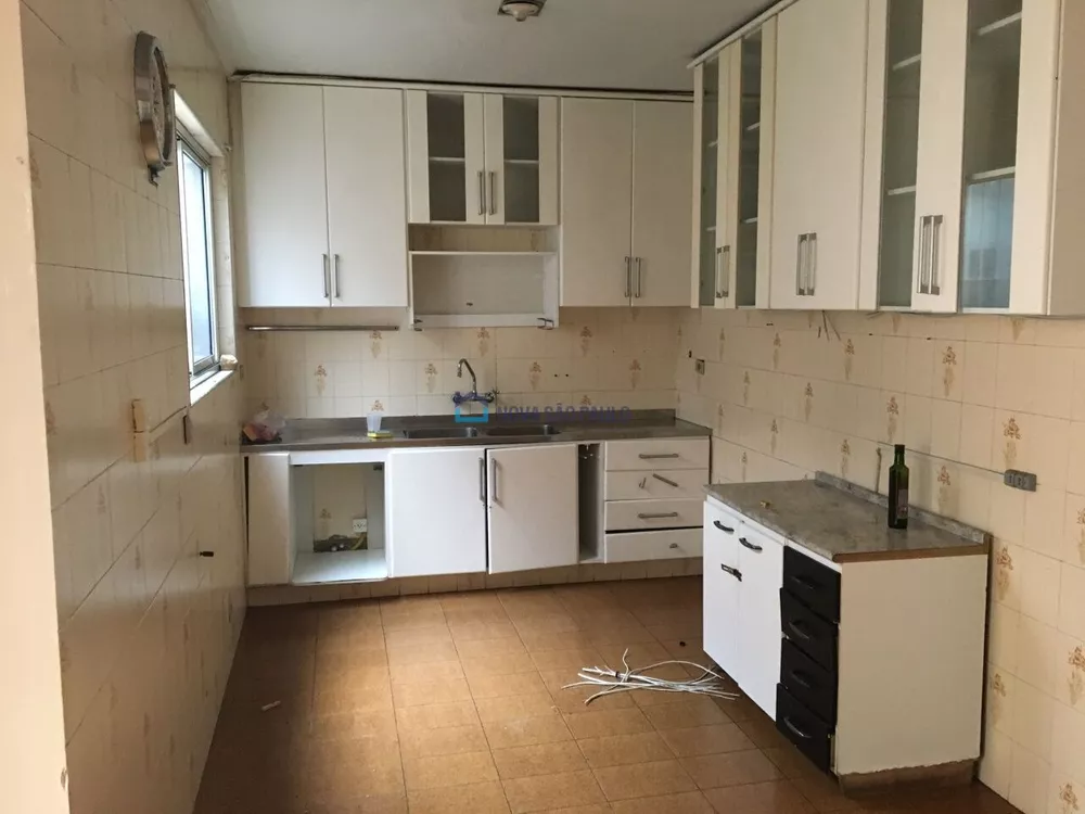 Casa à venda com 4 quartos, 160m² - Foto 3