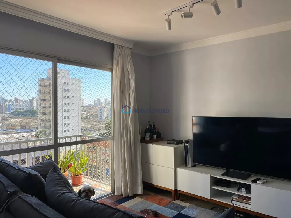 Apartamento à venda com 2 quartos, 70m² - Foto 2