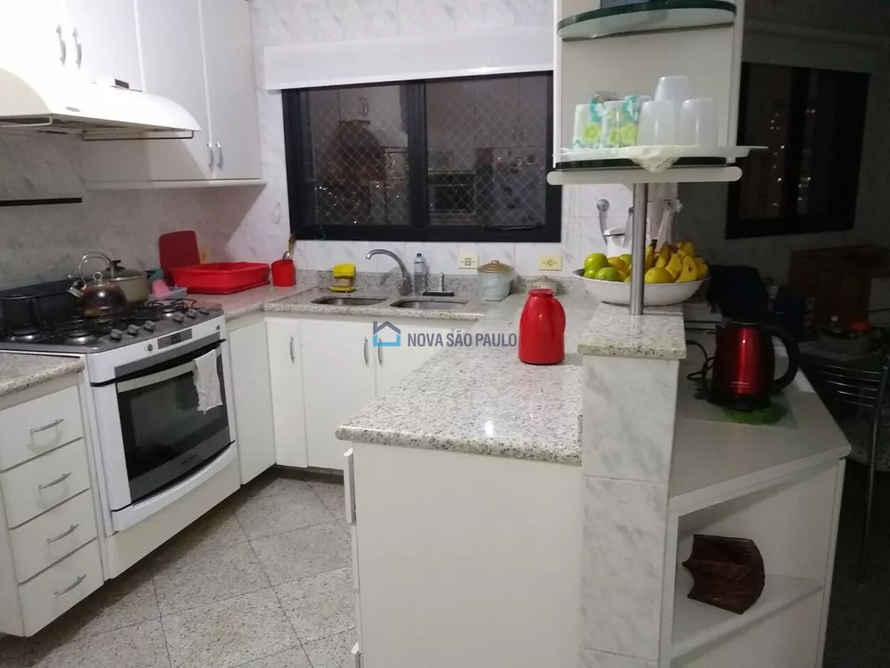 Apartamento à venda com 4 quartos, 198m² - Foto 1