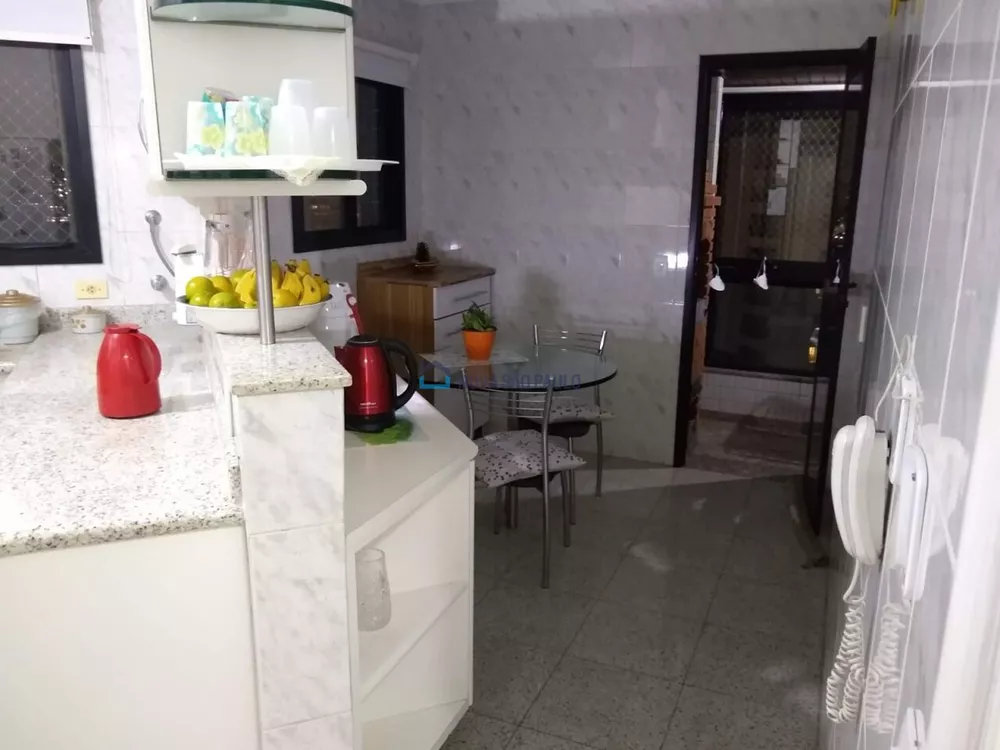 Apartamento à venda com 4 quartos, 198m² - Foto 2