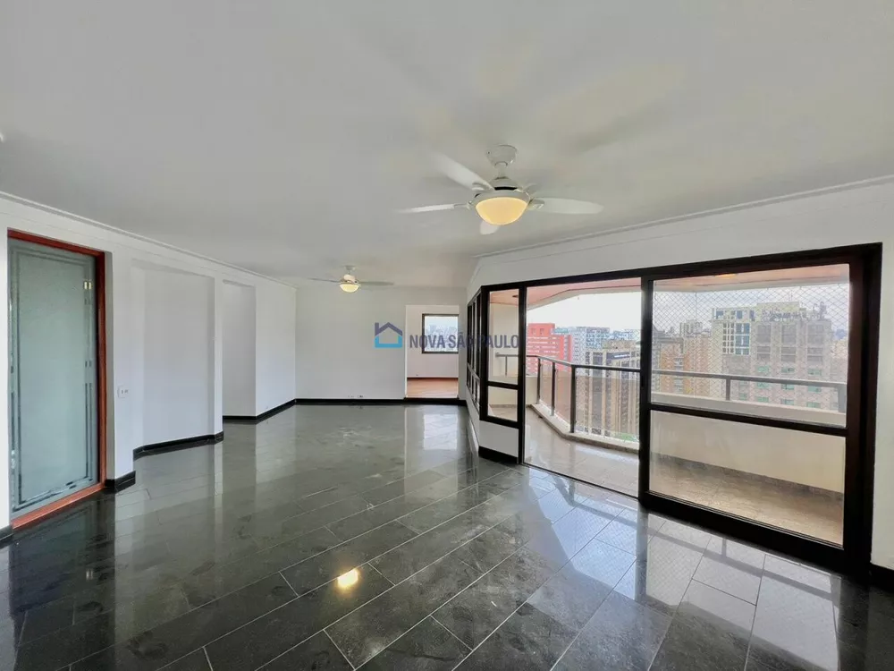 Apartamento para alugar com 4 quartos, 232m² - Foto 1