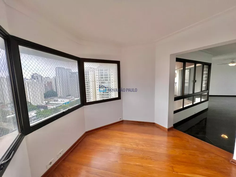 Apartamento para alugar com 4 quartos, 232m² - Foto 6