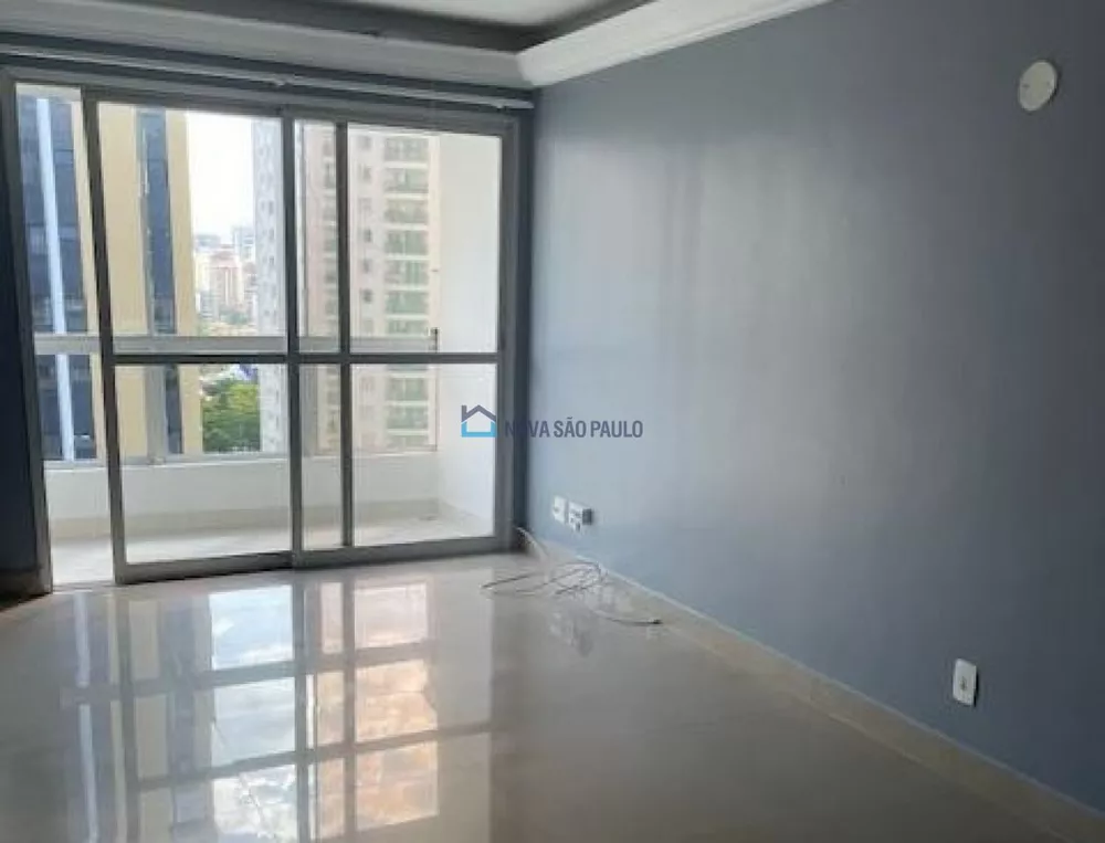 Apartamento à venda com 2 quartos, 70m² - Foto 2