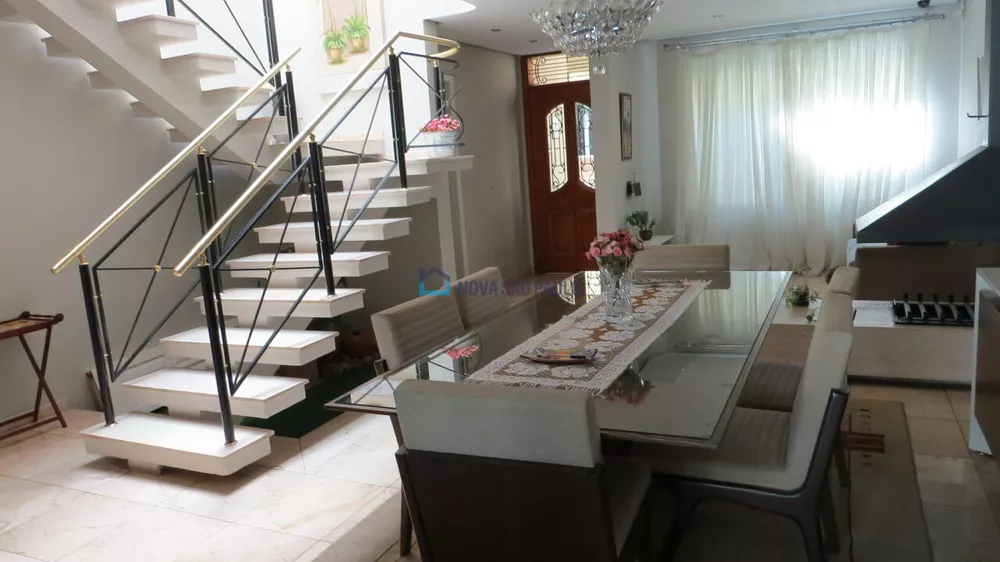 Casa à venda com 3 quartos, 239m² - Foto 8