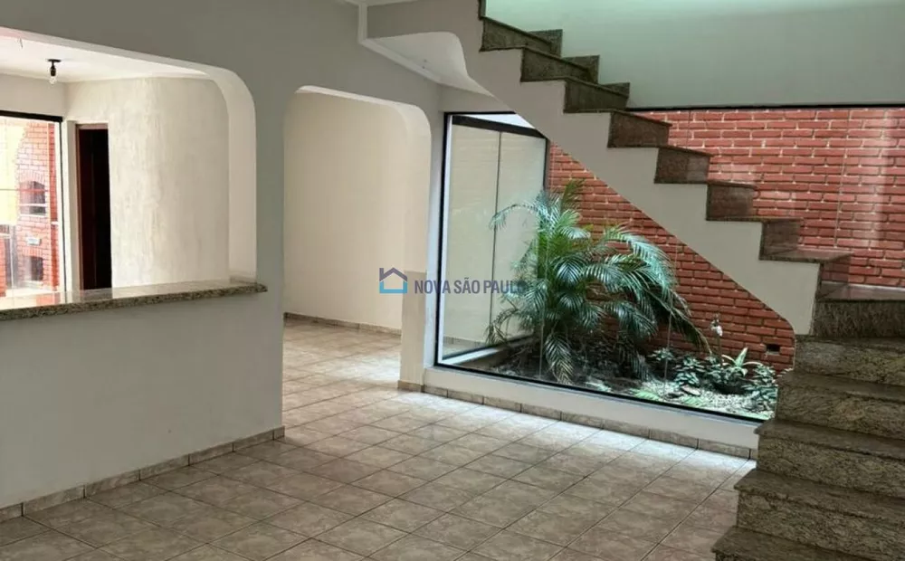 Casa à venda com 4 quartos, 450m² - Foto 1