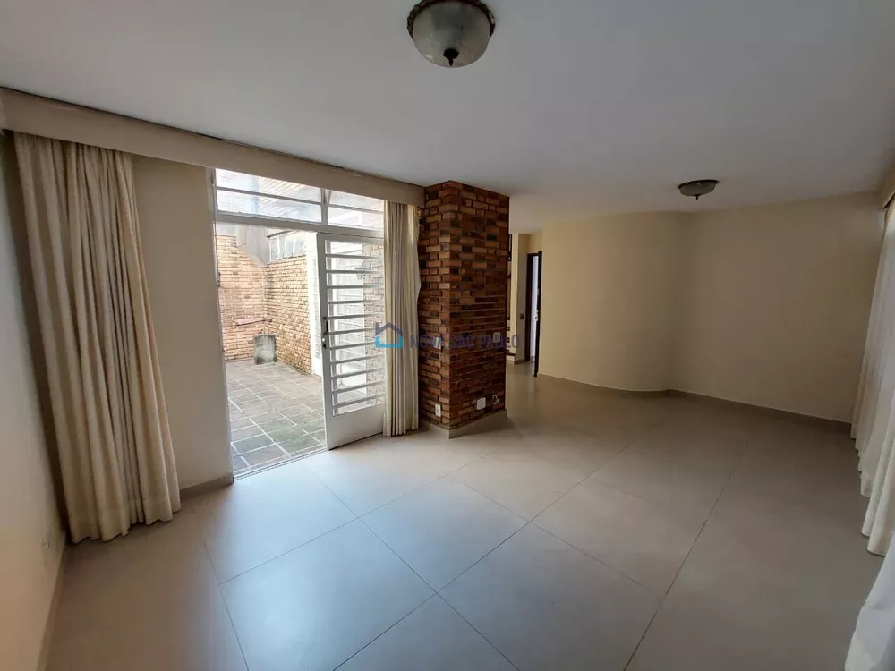 Casa à venda com 4 quartos, 184m² - Foto 2