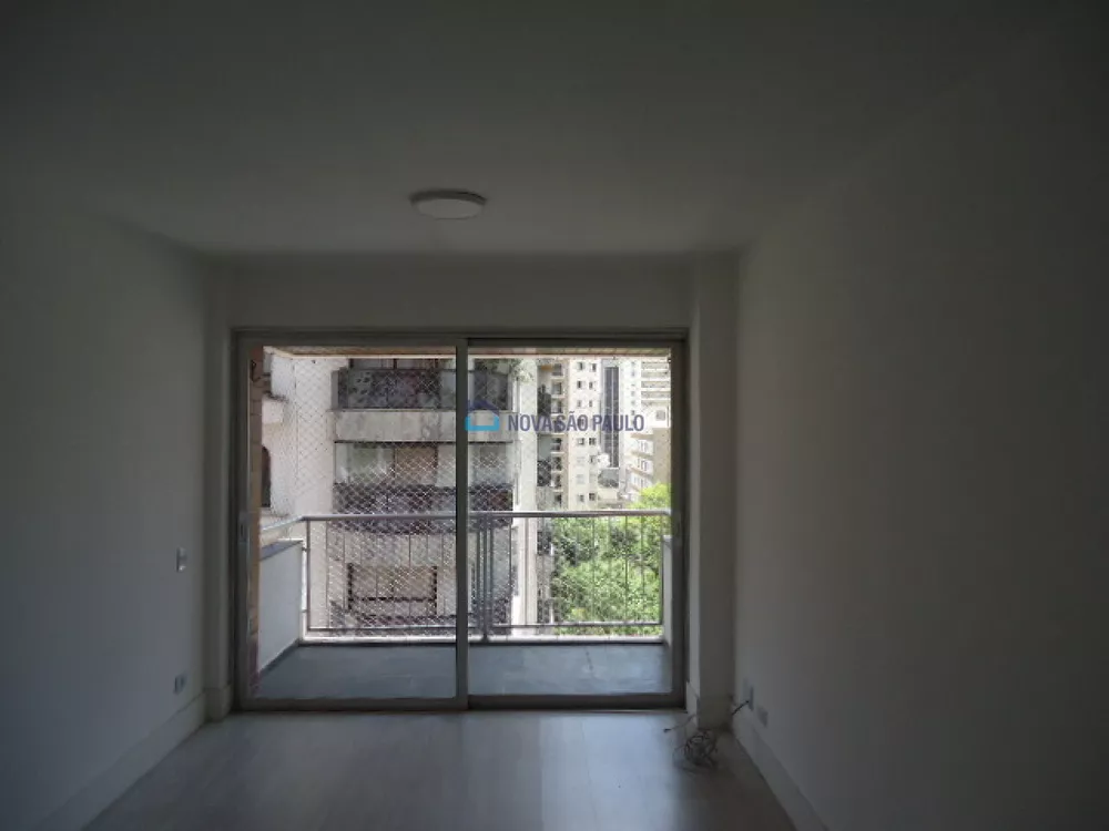 Apartamento à venda com 1 quarto, 45m² - Foto 1