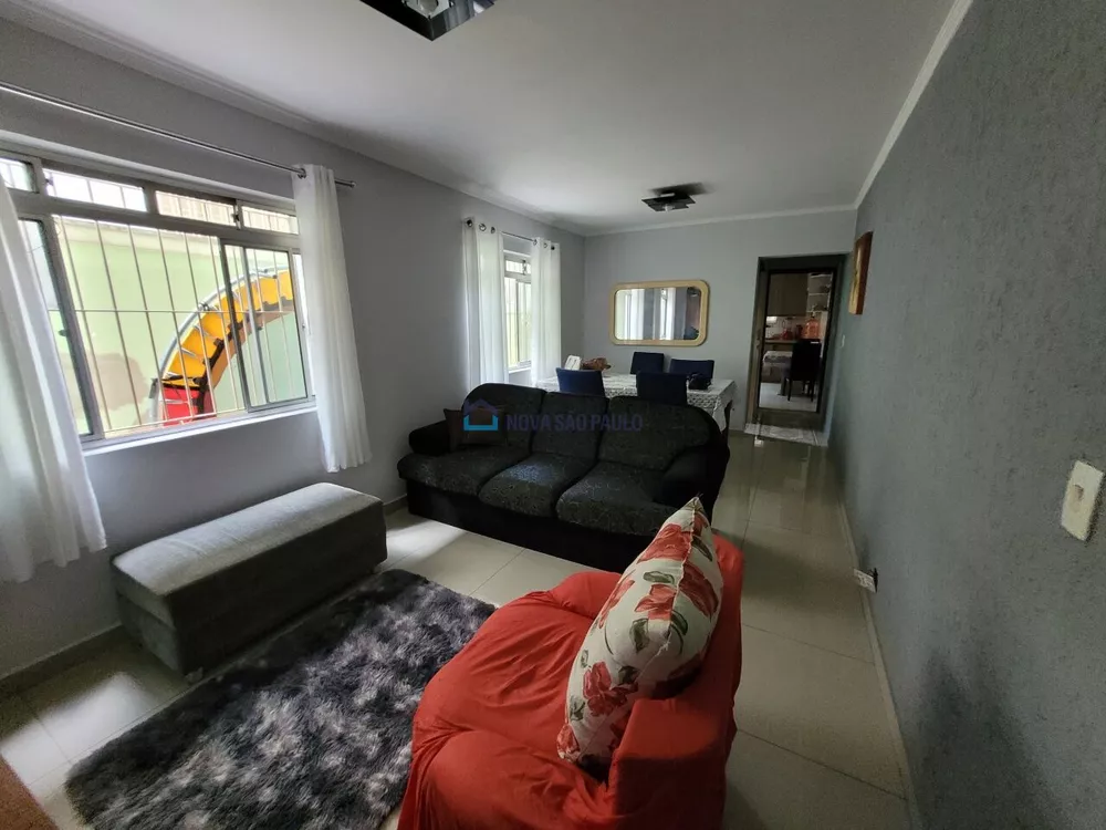 Casa à venda com 3 quartos, 165m² - Foto 1