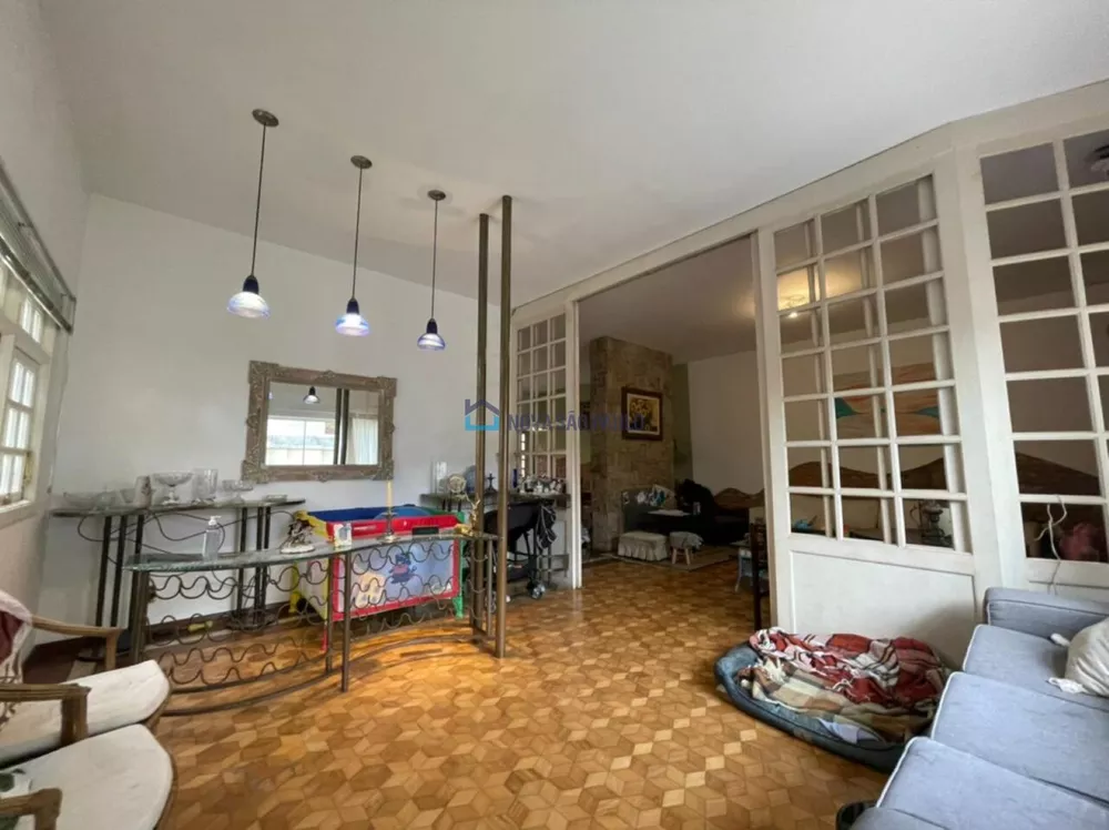 Casa à venda com 3 quartos, 226m² - Foto 2