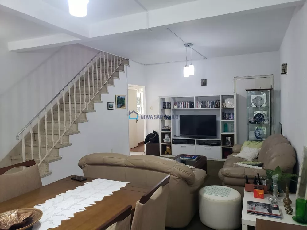 Casa de Vila à venda com 4 quartos, 172m² - Foto 1