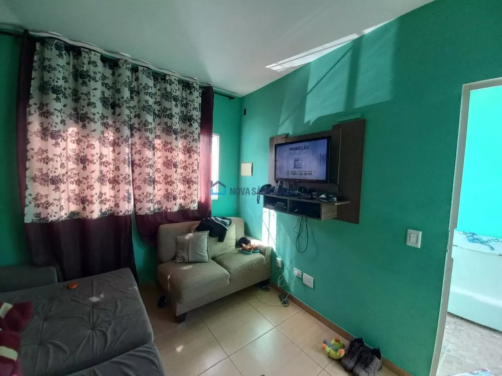 Casa à venda com 2 quartos, 100m² - Foto 1