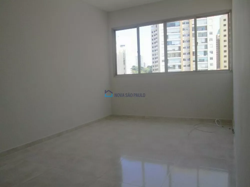 Apartamento à venda com 2 quartos, 65m² - Foto 1