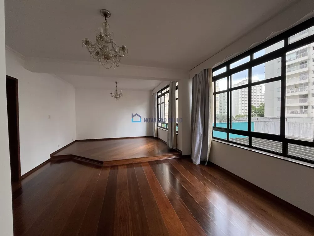 Apartamento à venda com 3 quartos, 147m² - Foto 1