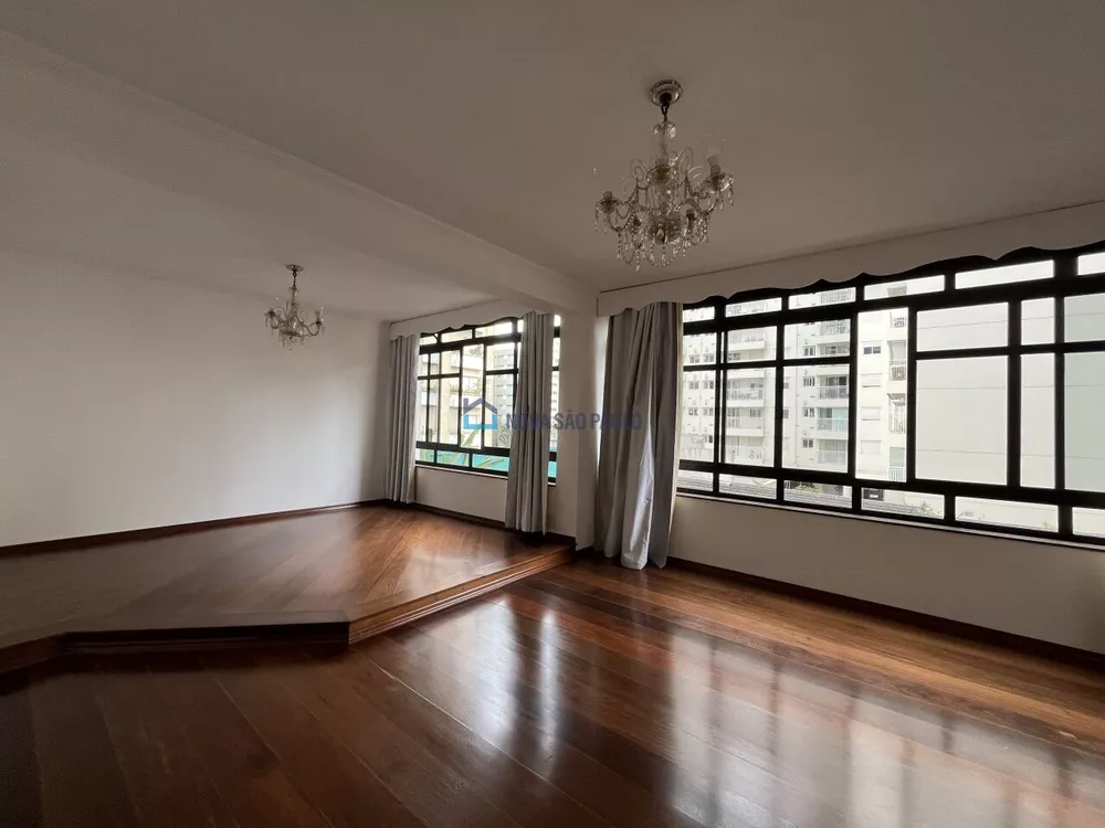 Apartamento à venda com 3 quartos, 147m² - Foto 2