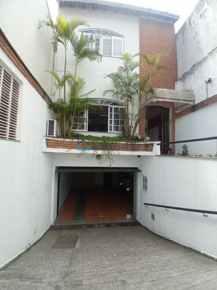 Casa à venda com 5 quartos, 258m² - Foto 1