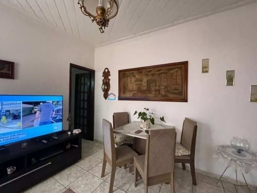 Casa à venda com 2 quartos, 260m² - Foto 1