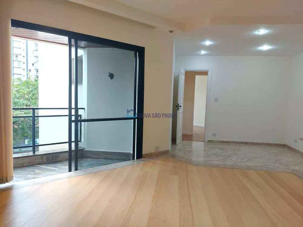 Apartamento à venda com 3 quartos, 112m² - Foto 1