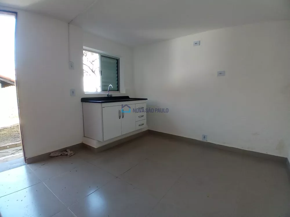 Casa para alugar com 1 quarto, 27m² - Foto 4