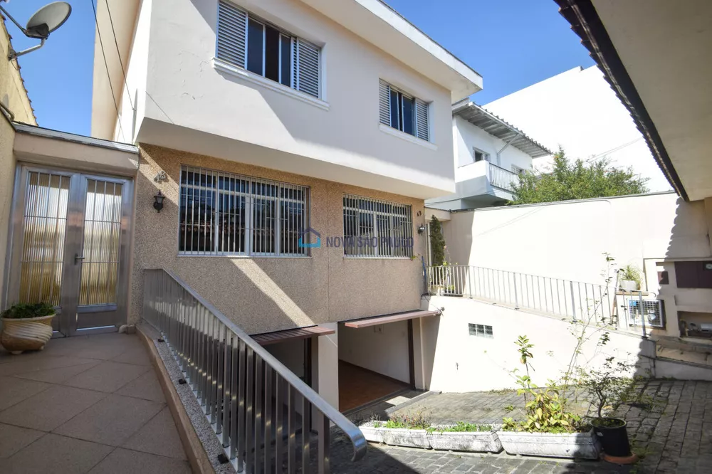 Casa à venda com 3 quartos, 169m² - Foto 1