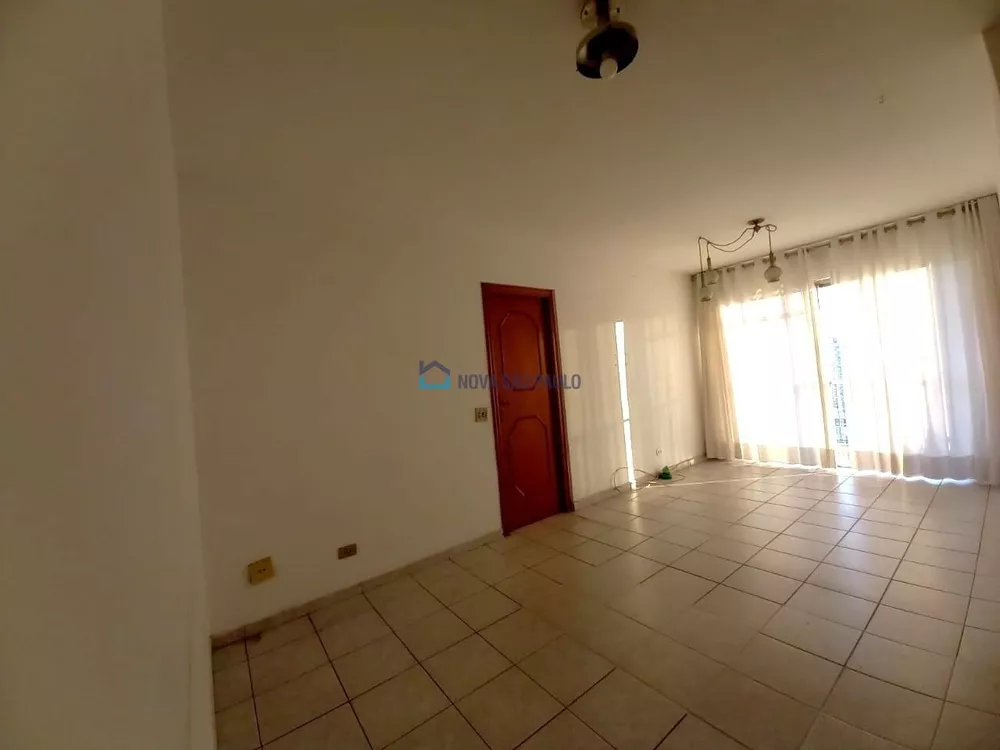 Apartamento à venda com 3 quartos, 90m² - Foto 2