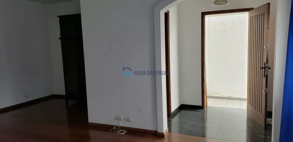 Casa à venda com 4 quartos, 201m² - Foto 2