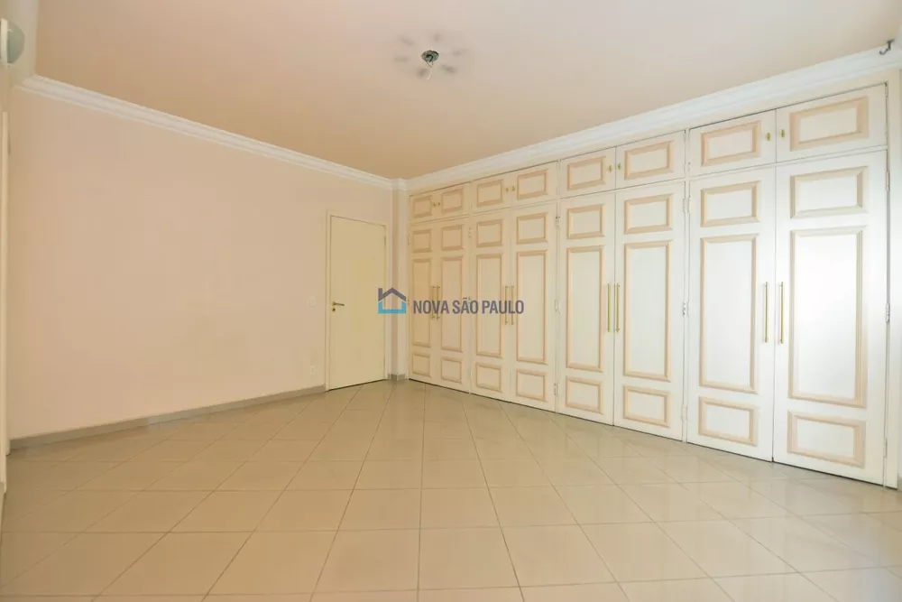 Apartamento à venda com 3 quartos, 225m² - Foto 2