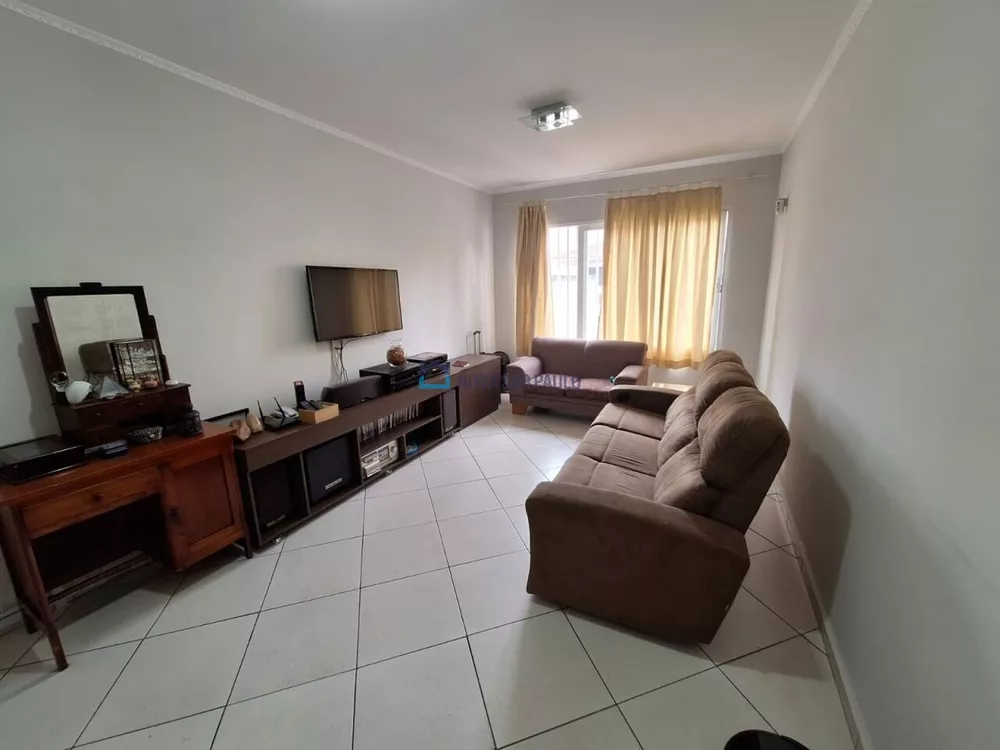 Casa à venda com 3 quartos, 185m² - Foto 2