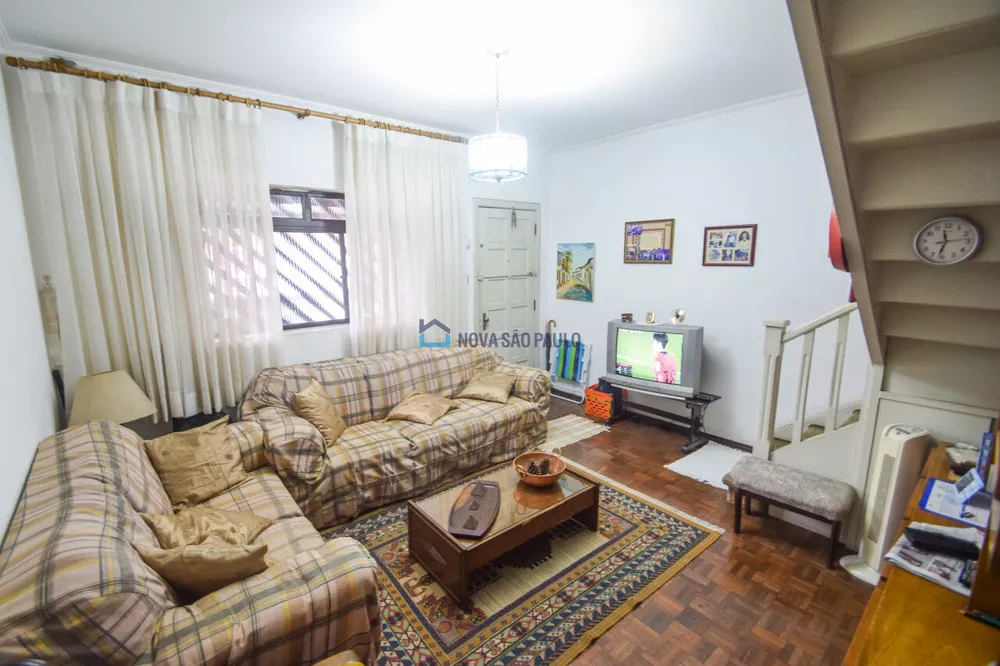 Casa à venda com 3 quartos, 120m² - Foto 1