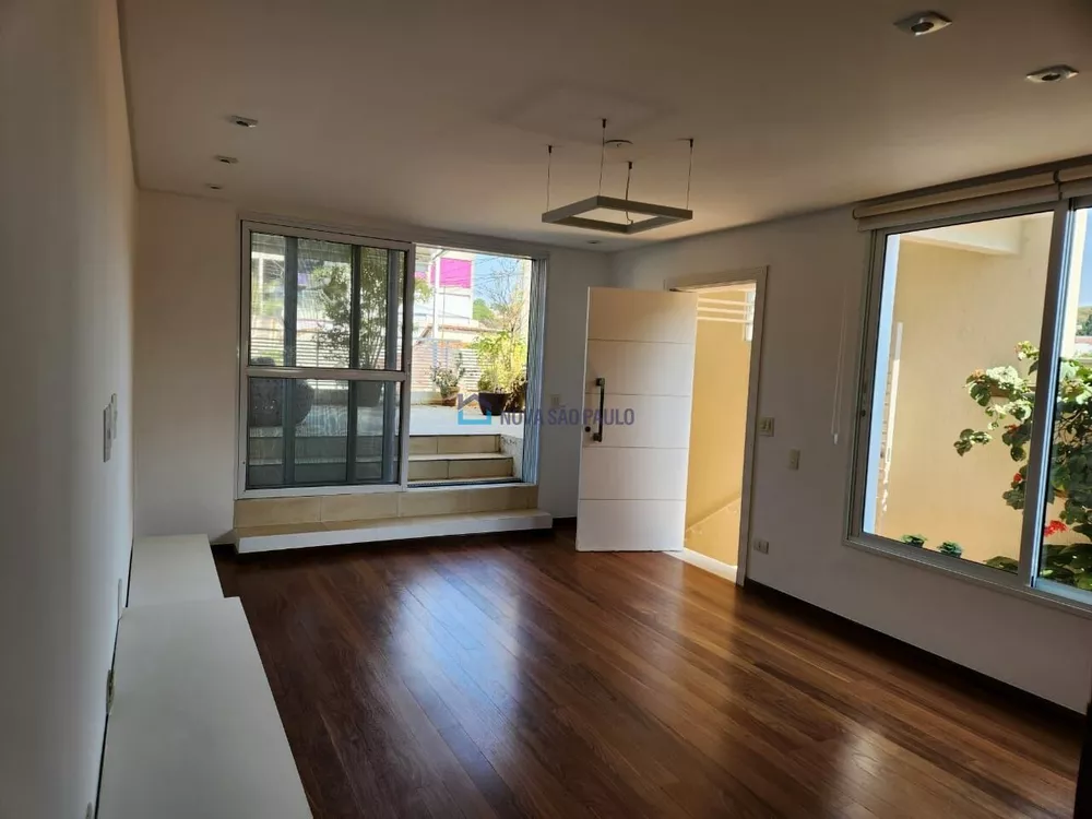 Casa para alugar com 3 quartos, 190m² - Foto 1