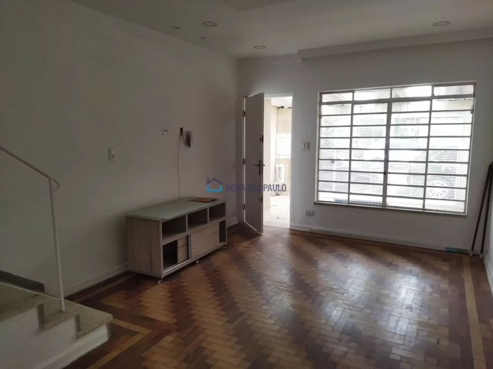 Casa para alugar com 2 quartos, 132m² - Foto 1