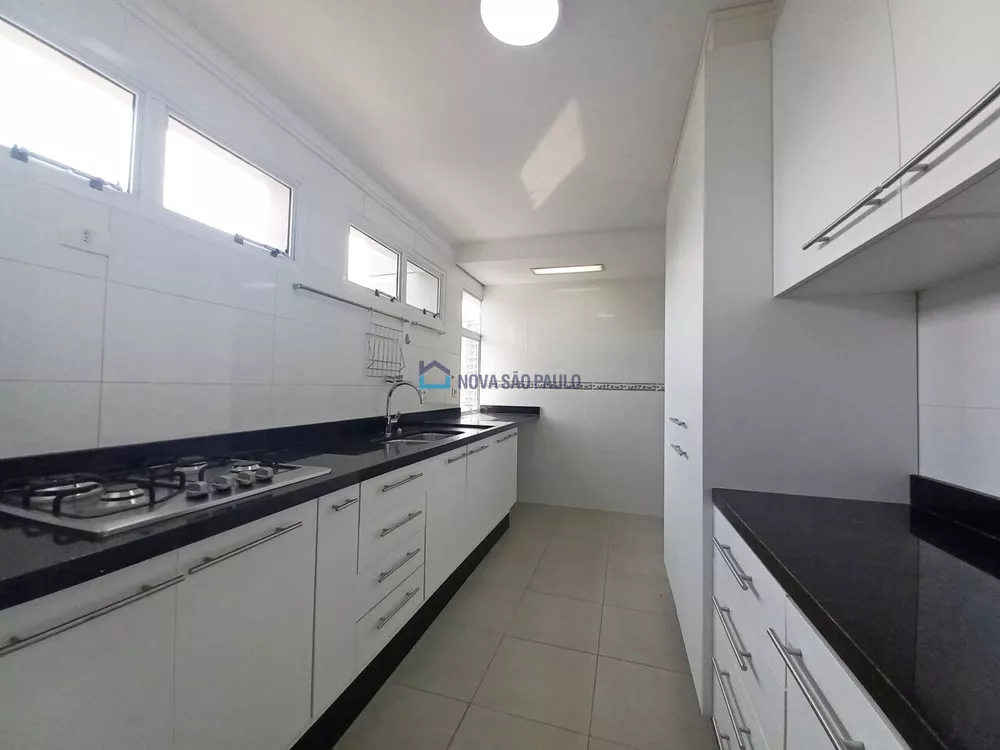 Apartamento à venda com 3 quartos, 140m² - Foto 3