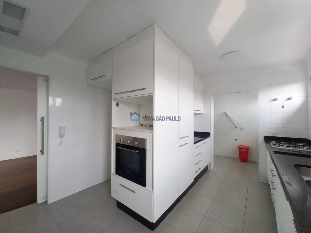 Apartamento à venda com 3 quartos, 140m² - Foto 4