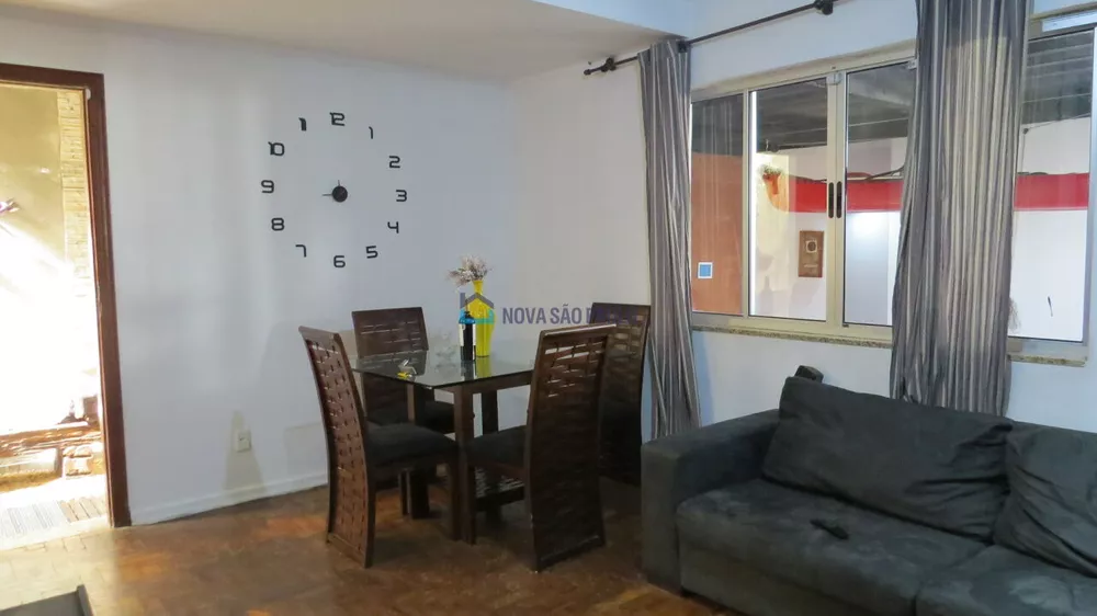 Casa de Vila à venda com 3 quartos, 210m² - Foto 1