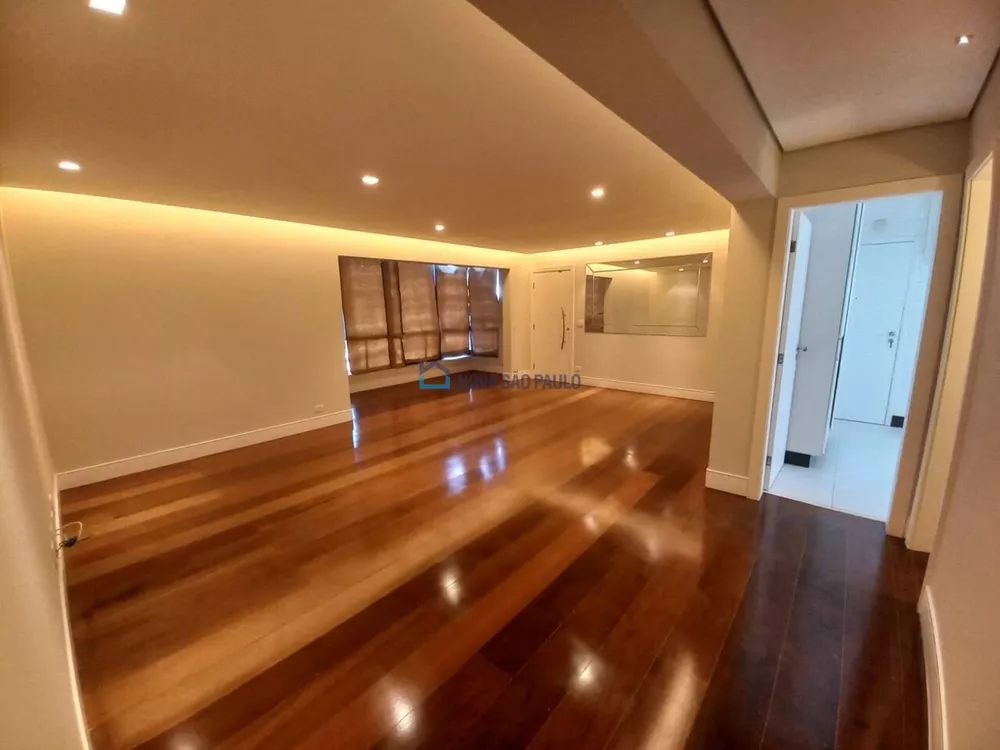 Apartamento à venda com 4 quartos, 140m² - Foto 2