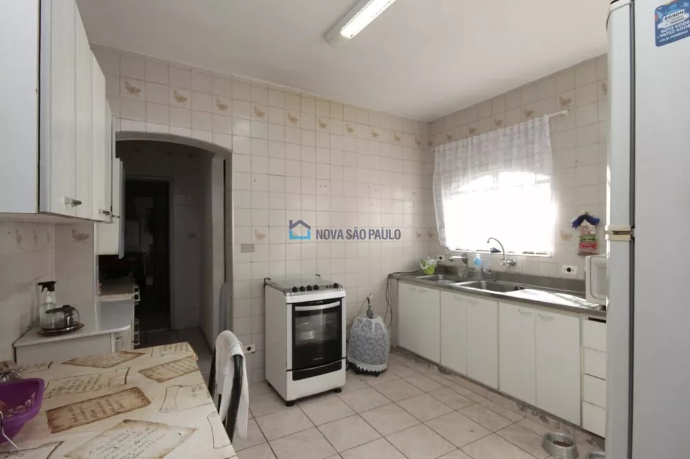 Casa à venda com 4 quartos, 300m² - Foto 4