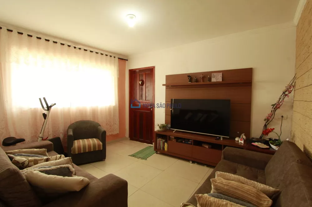 Casa à venda com 3 quartos, 101m² - Foto 1