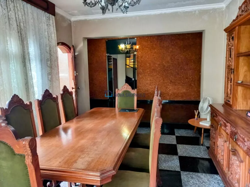 Casa à venda com 4 quartos, 200m² - Foto 1