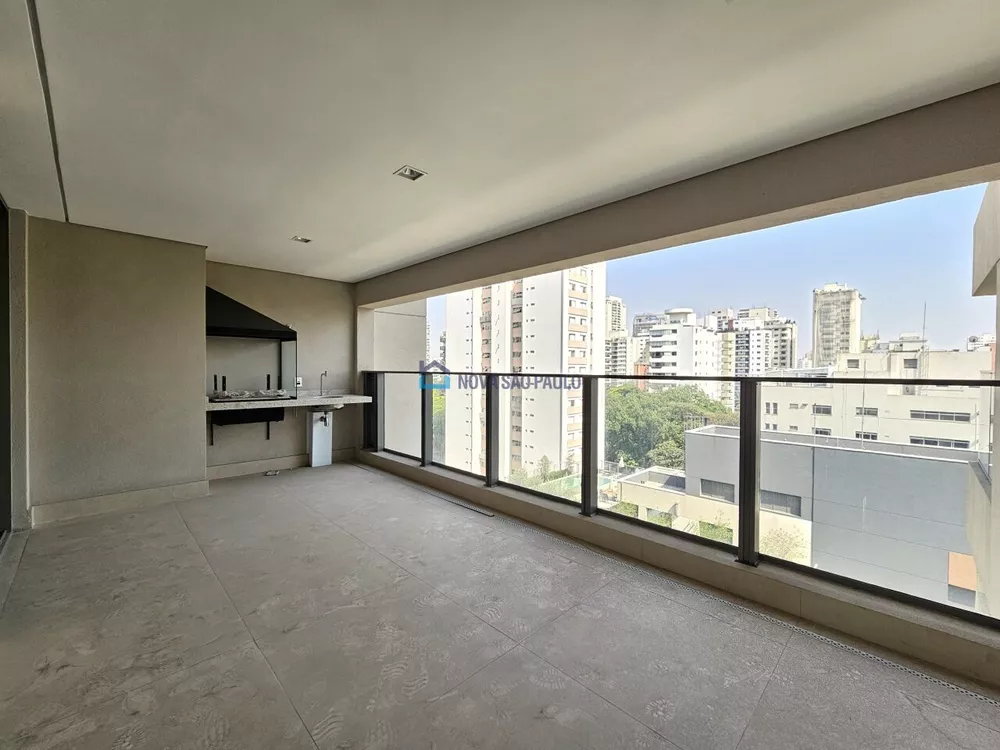 Apartamento à venda com 4 quartos, 232m² - Foto 1