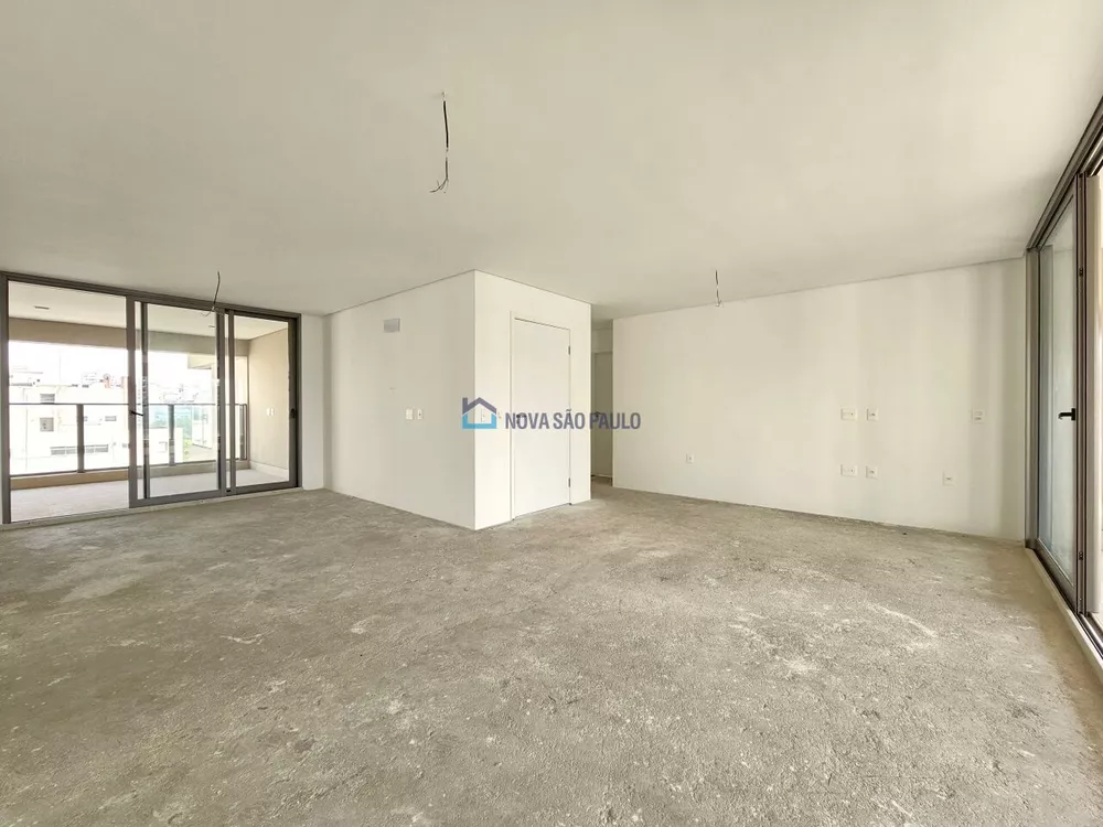 Apartamento à venda com 4 quartos, 232m² - Foto 4