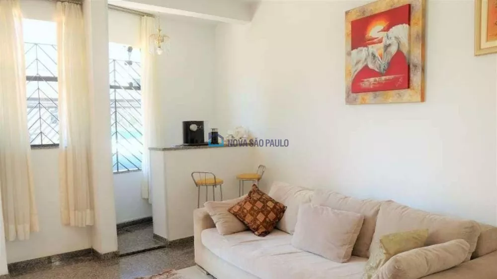 Casa para alugar com 4 quartos, 181m² - Foto 2