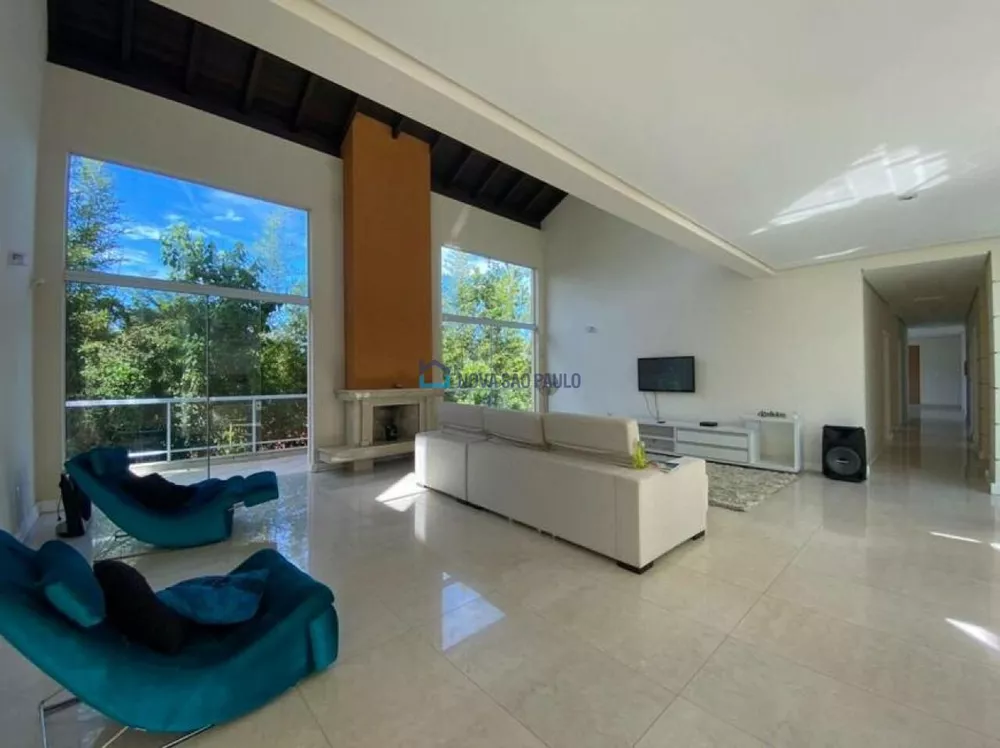 Casa à venda com 7 quartos, 1004m² - Foto 1