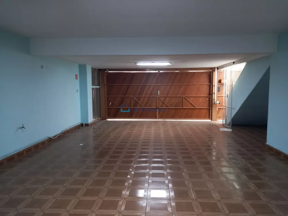 Casa à venda com 3 quartos, 201m² - Foto 1