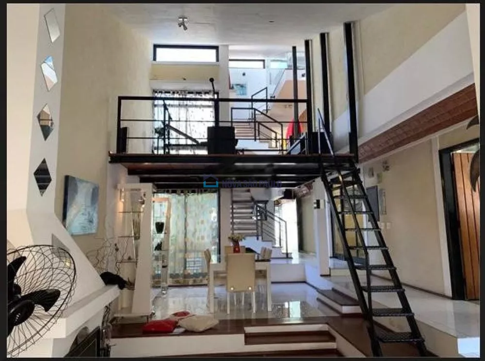 Casa à venda com 5 quartos, 337m² - Foto 1