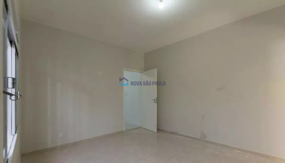 Casa à venda com 2 quartos, 130m² - Foto 2