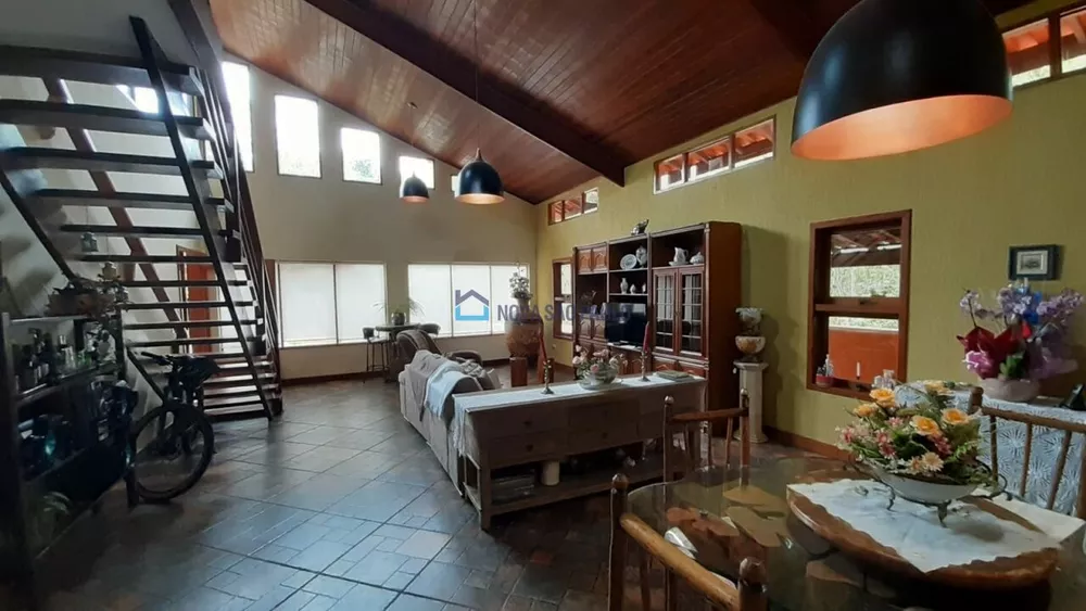 Casa de Condomínio à venda com 4 quartos, 350m² - Foto 4