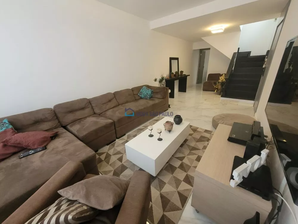 Casa à venda com 3 quartos, 250m² - Foto 2