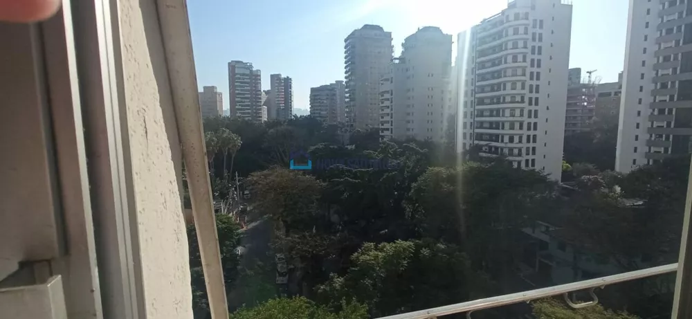 Apartamento à venda com 3 quartos, 141m² - Foto 1