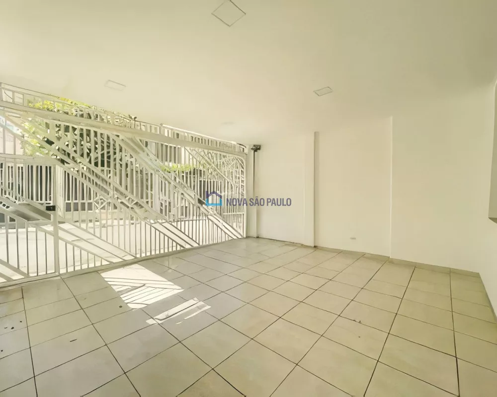 Casa à venda com 3 quartos, 202m² - Foto 1